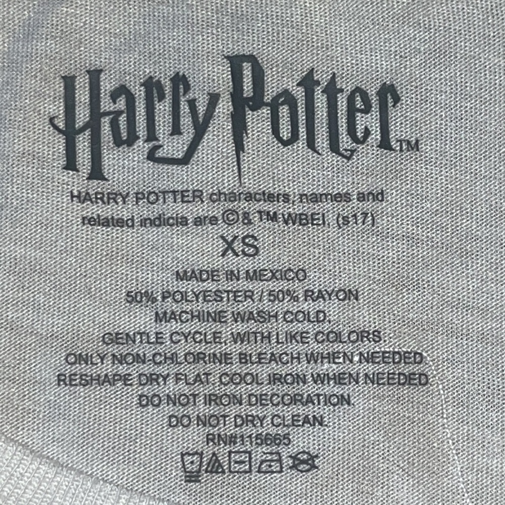 Harry Potter hogwarts t-shirt NWOT size XS - Picture 4 of 4